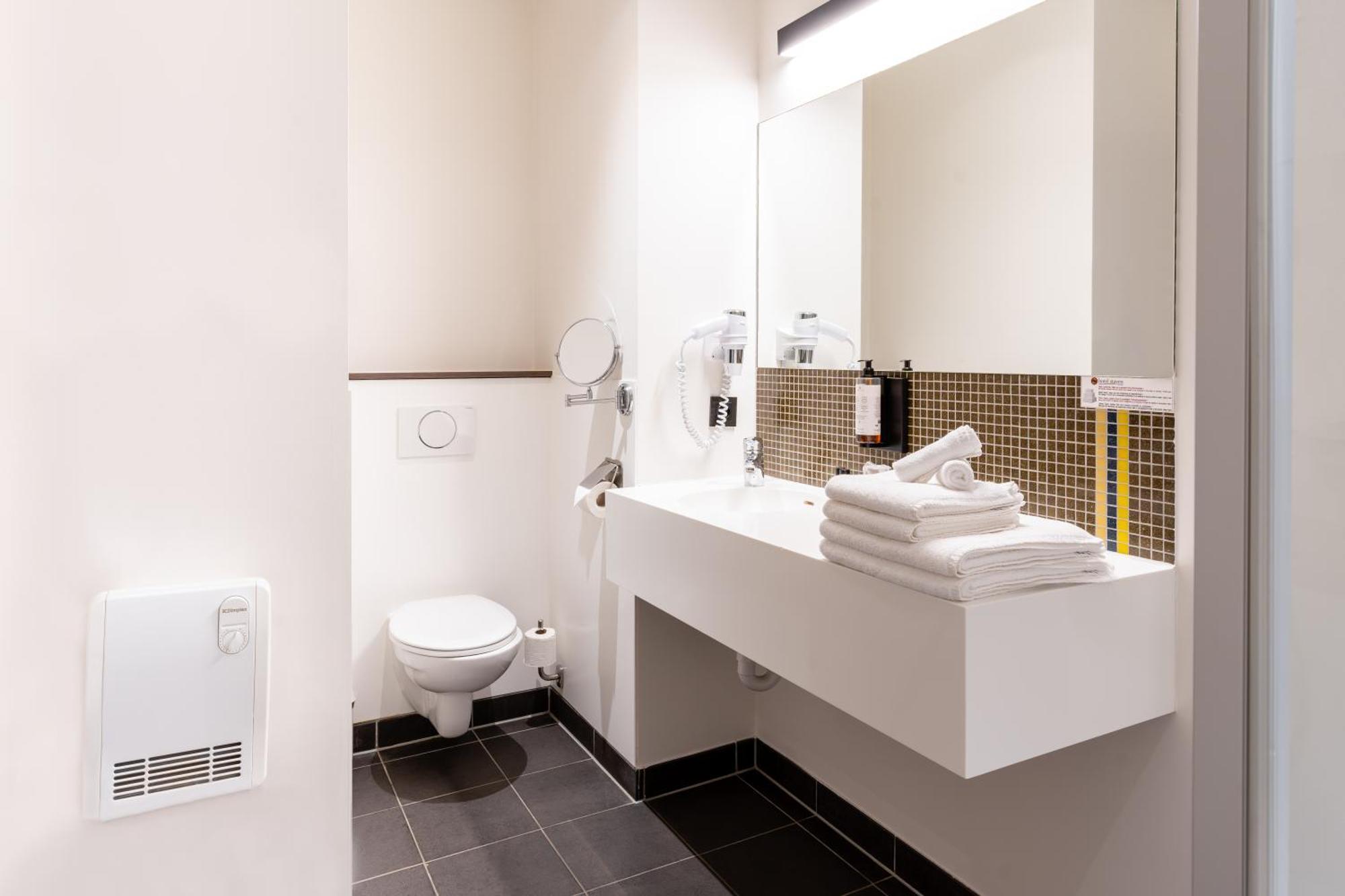 Hotel Stayen Sint-Truiden Exteriör bild